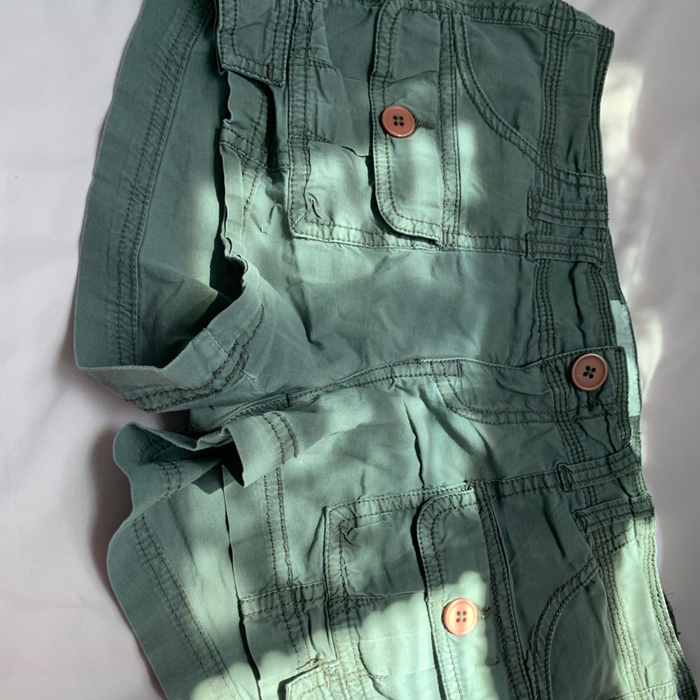 Grey short - Picture 2 of 6